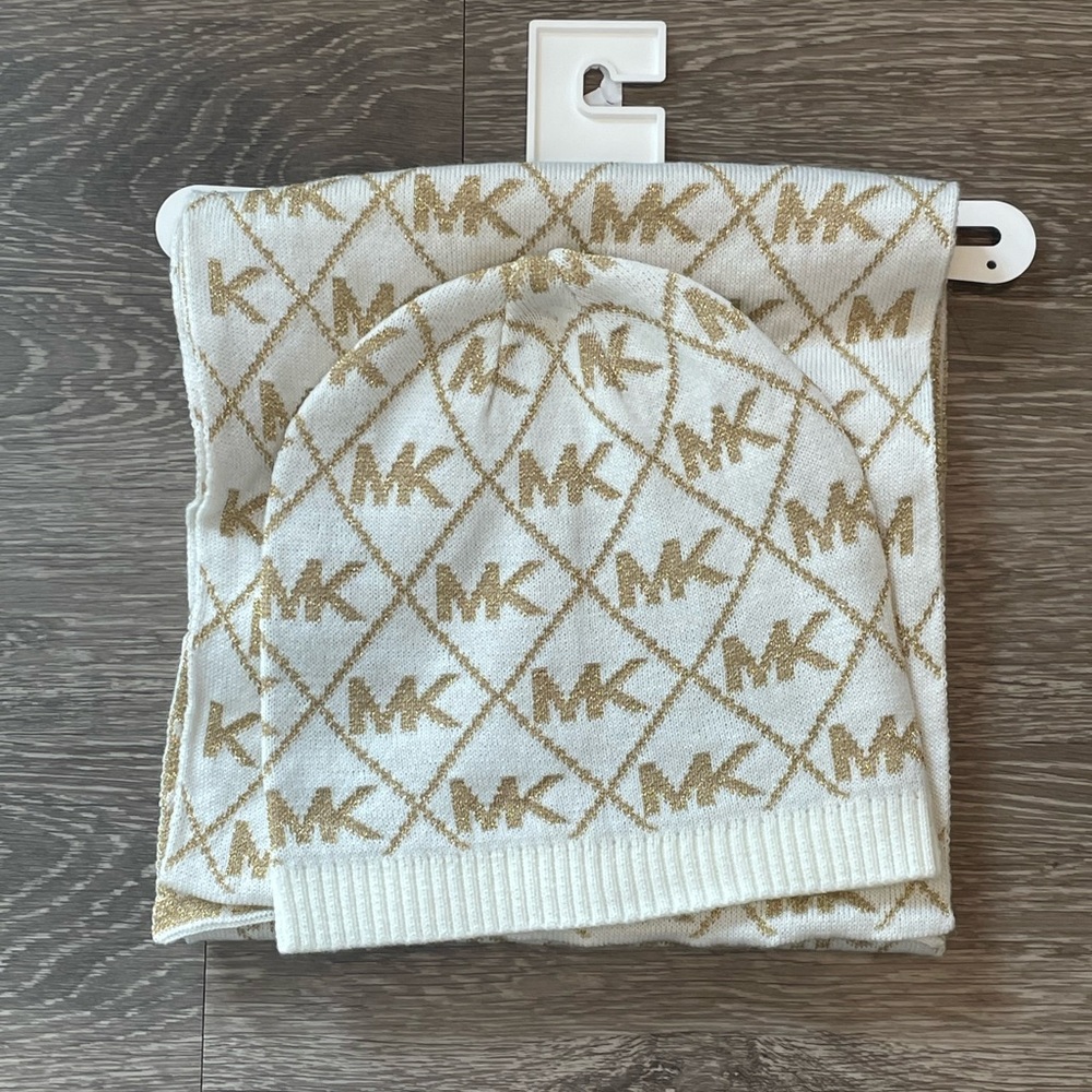 Michael Kors sparkle scarf and hat gift set